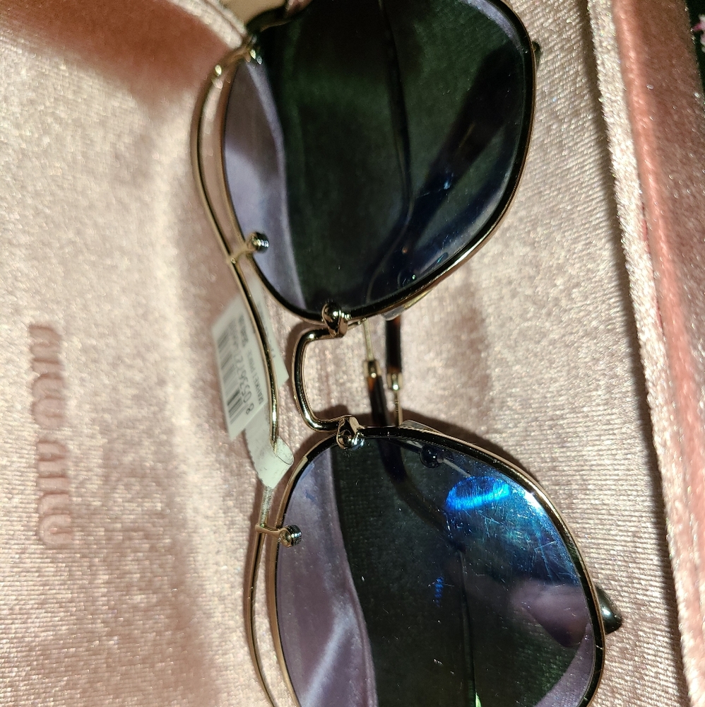 Miu Miu Sunglasses Nwt And Case - image 7